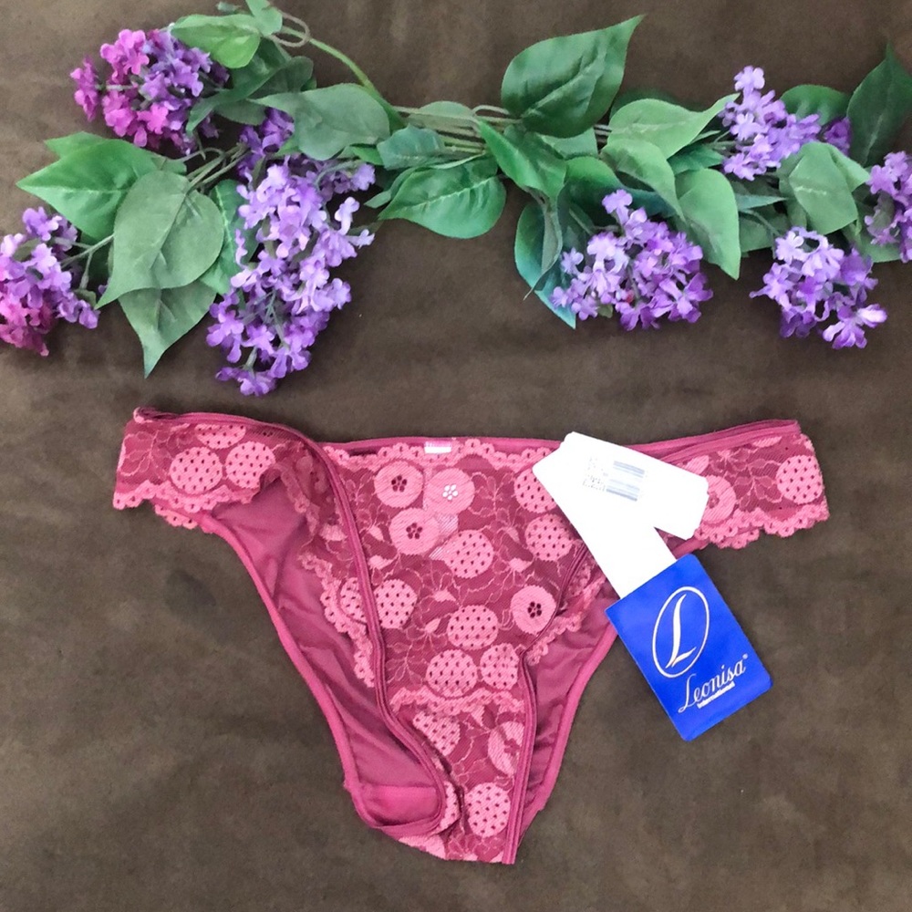 New Leonisa lace panty size Large